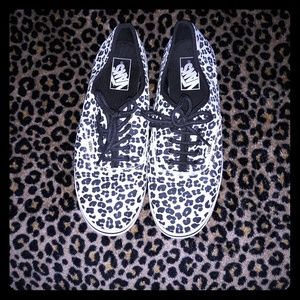 Leopard Vans